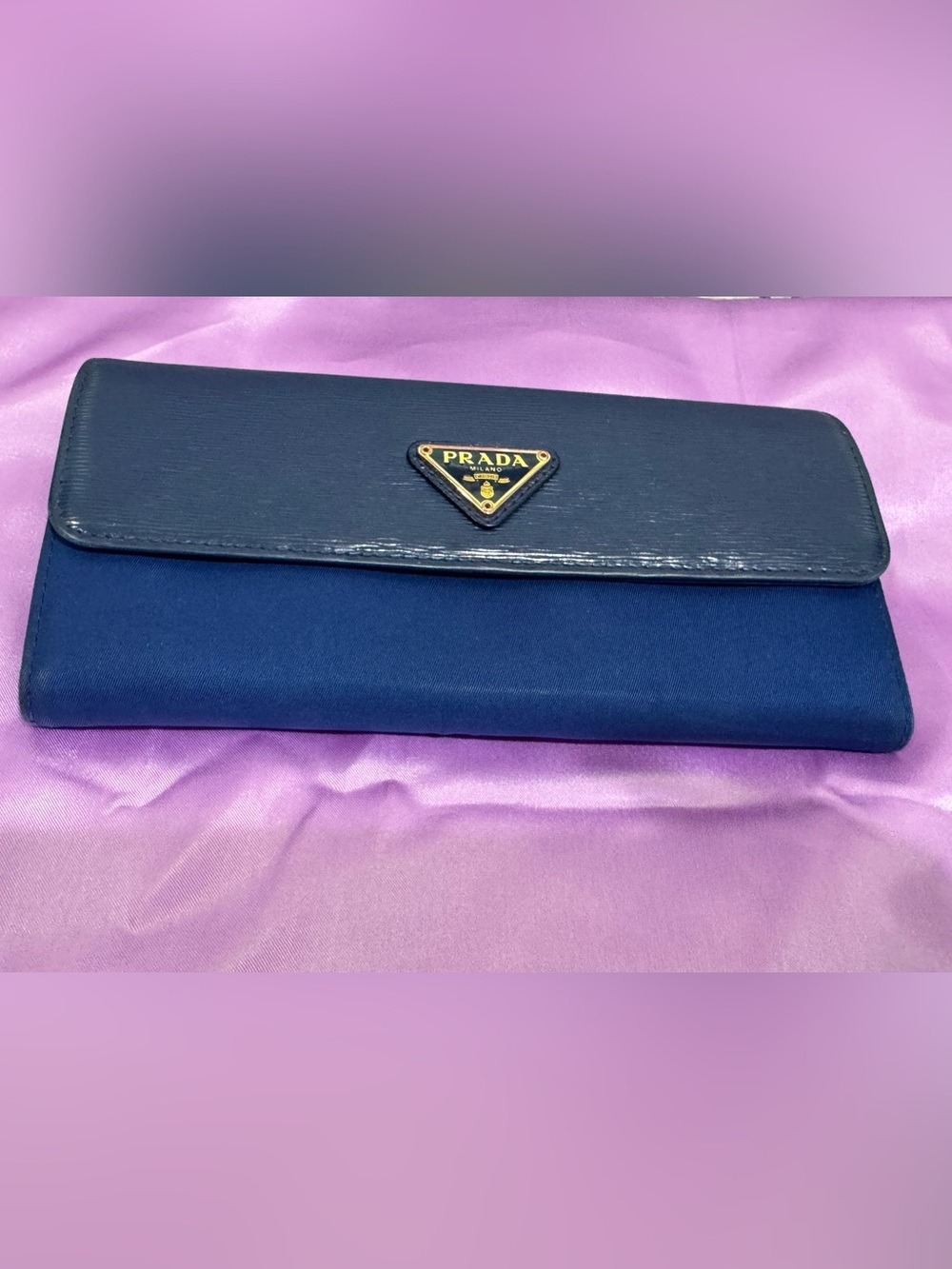 Prada Vitello Move 2 tone wallet with COA